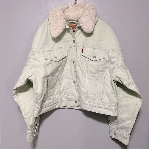 NWT Levi’s Oversized Corduroy Jacket with Sherpa Collar - Picture 2 of 8
